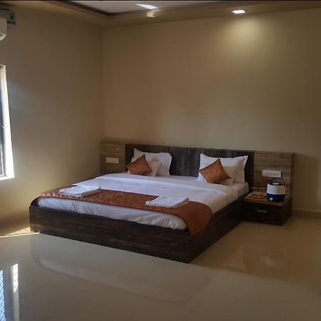 Khurai Hotel Shehnai Garden المظهر الخارجي الصورة